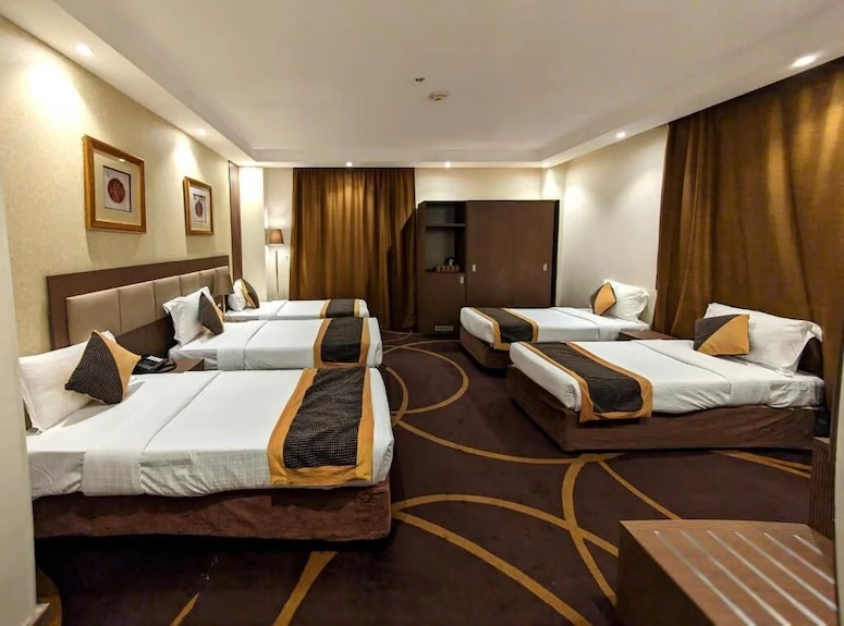 Al Ansar Golden Tulip / Setaraf